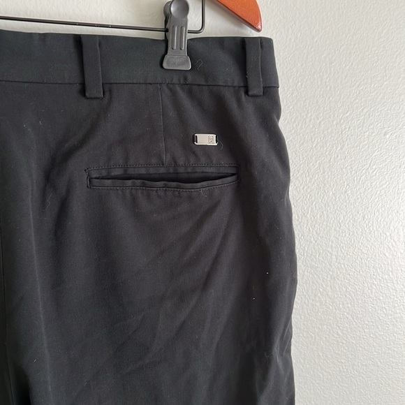 NIKE TIGER WOODS COLLECTION GOLF SHORTS IN BLACK SIZE 36 Waist - Picture 3 of 6